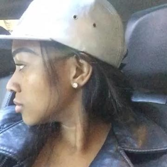 Meet your Posher, Ni'asha - Picture 1 of 1